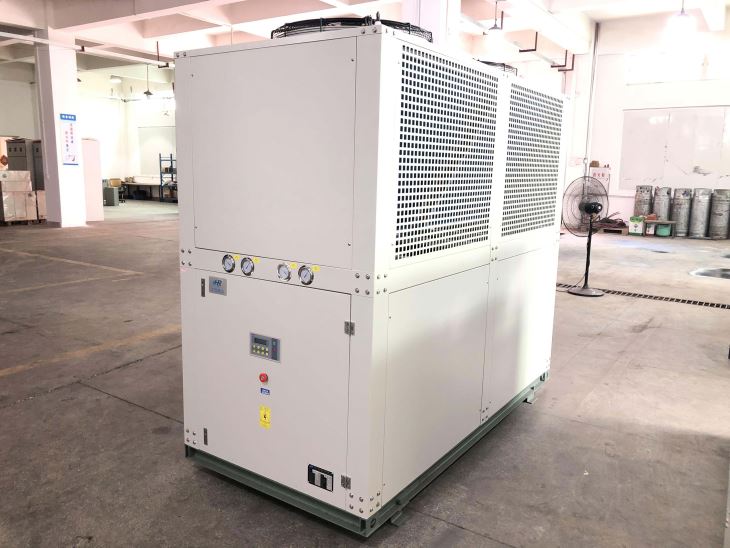 Air-cooled scroll chiller