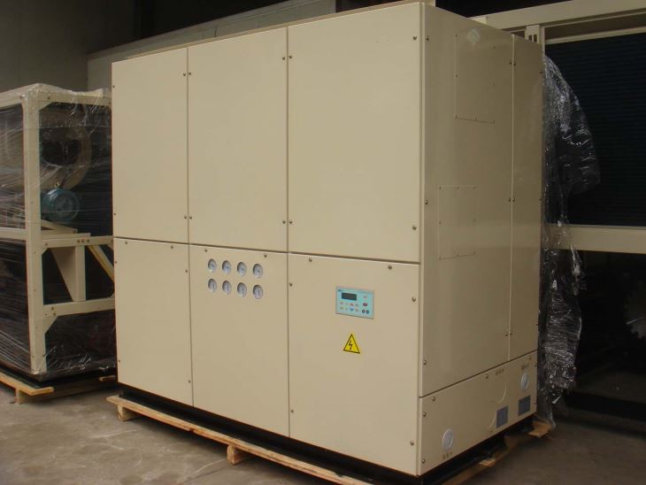 Water-cooled cabinet air conditioning unit